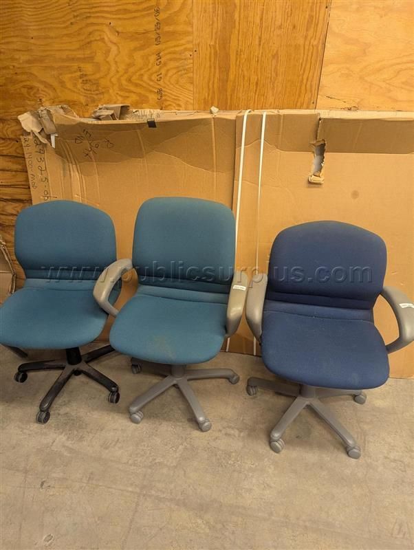#66 OFFICE CHAIRS — photo 1
