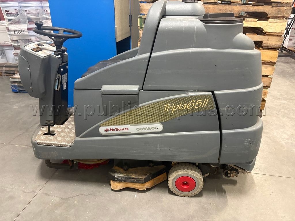 Tripla Floor Scrubber — photo 1