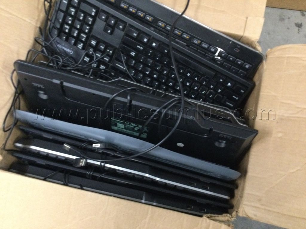 LOT OF KEYBOARDS - SOLD AS IS - 633 — photo 1