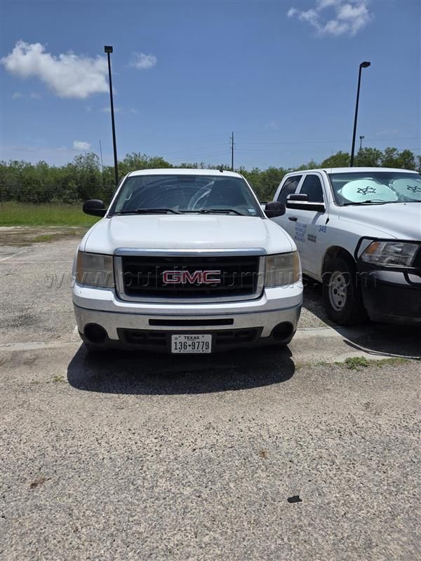 2010 GMC SIERRA 1500 — photo 1