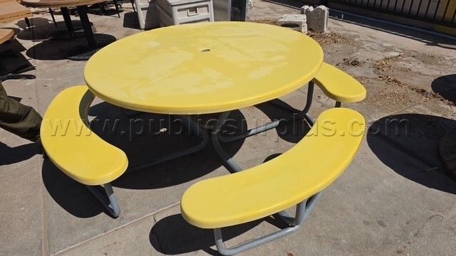 Three Seat Table — photo 1