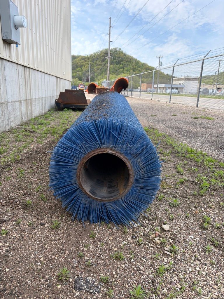 Road broom brush/cattle brush — photo 1