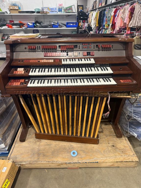 Used Wurlitzer Organ - FLOOR — photo 1