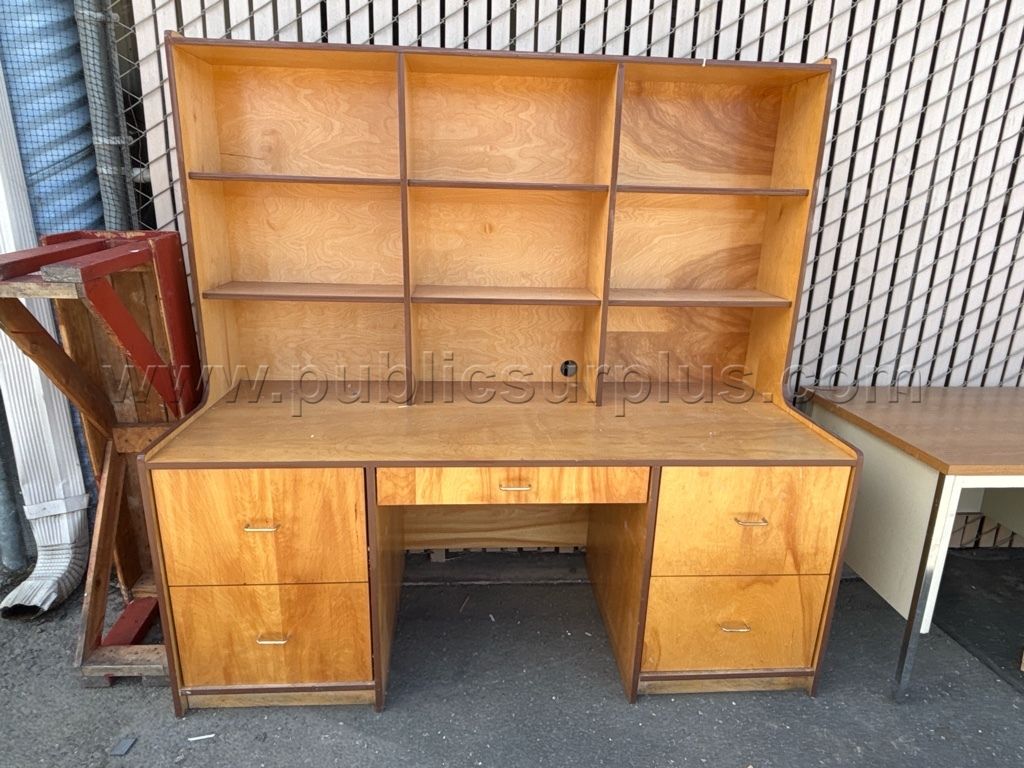 Wood desk with Credenza — photo 1