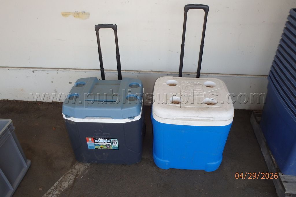 IGLOO COOLERS — photo 1
