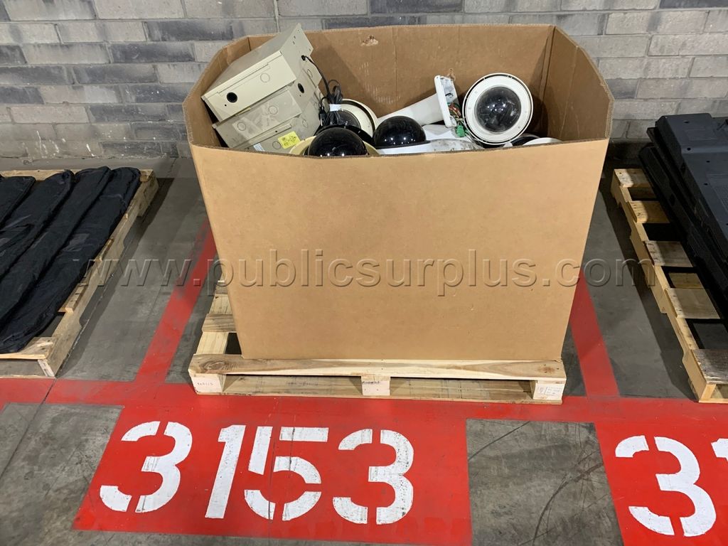 Security Cameras, Dome Axis /KK — photo 1