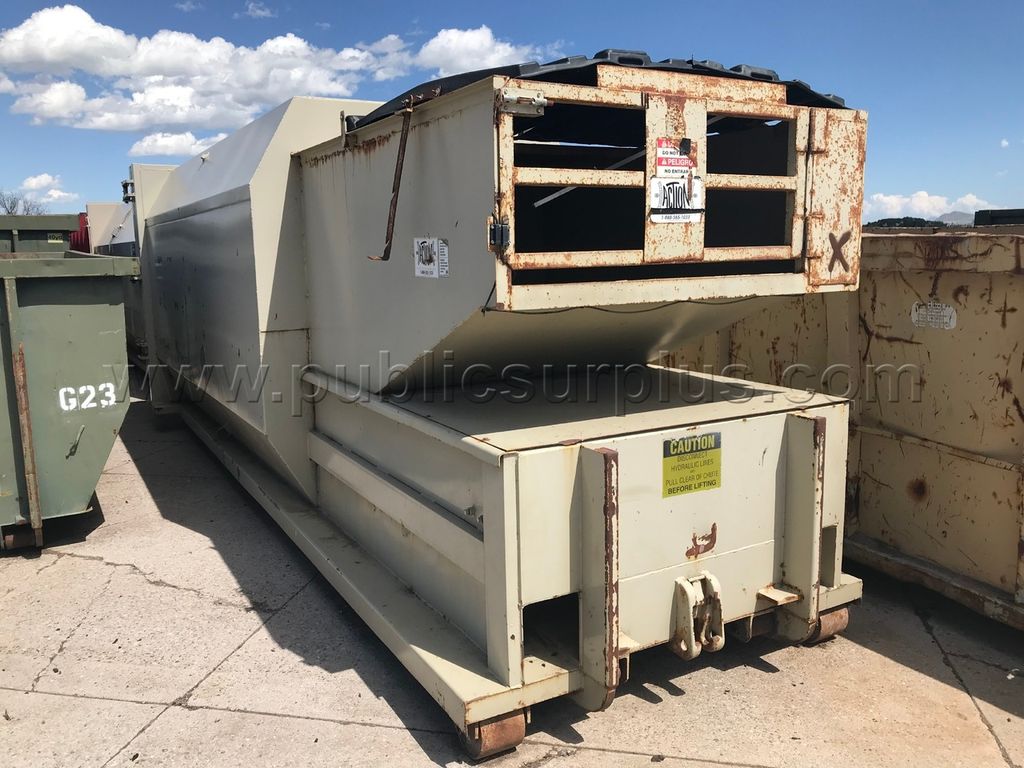 Compactor - 30 Yard - Fair Condition — photo 1