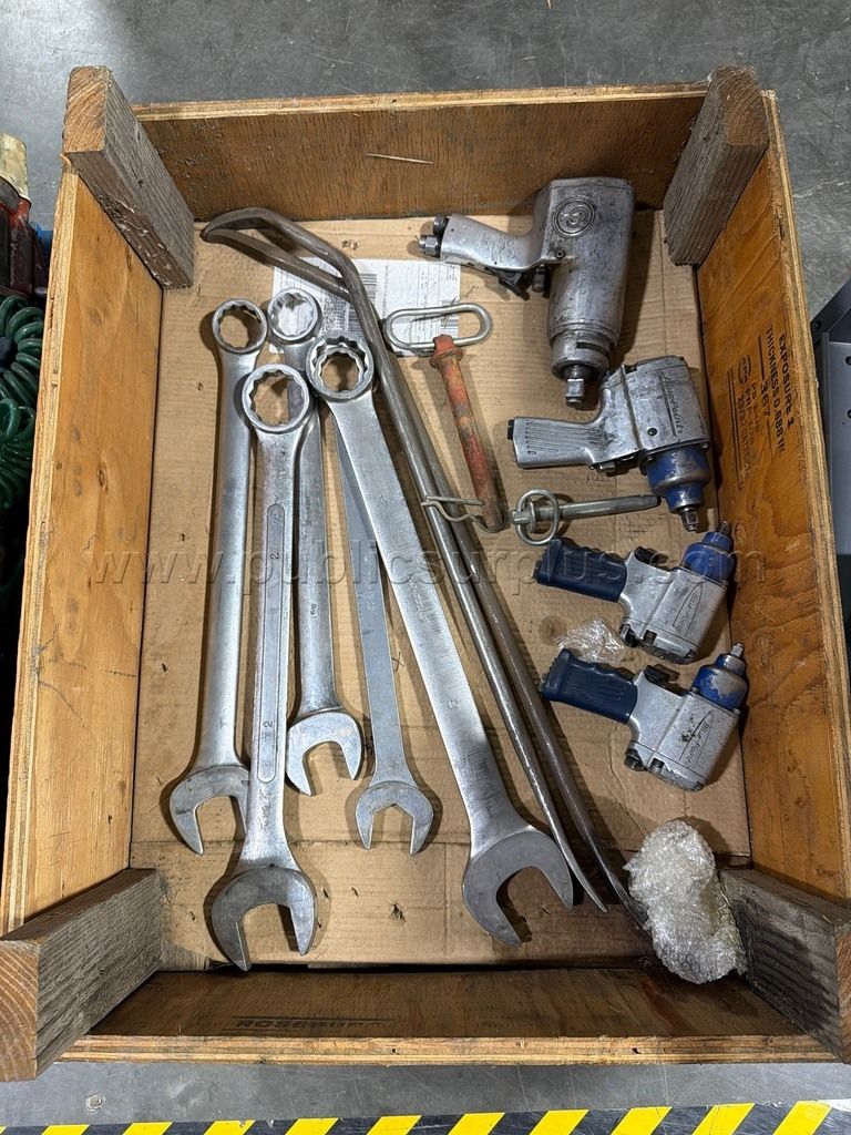 INDUSTRIAL & AUTOMOTIVE SURPLUS LOT - PNEUMATIC TOOLS, OEM PARTS, AIR TOOLS — photo 1