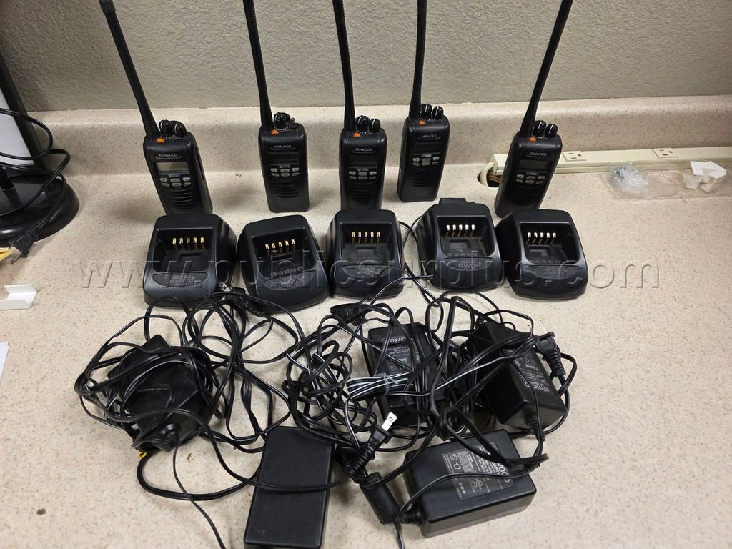 Kenwood Radio Lot — photo 1