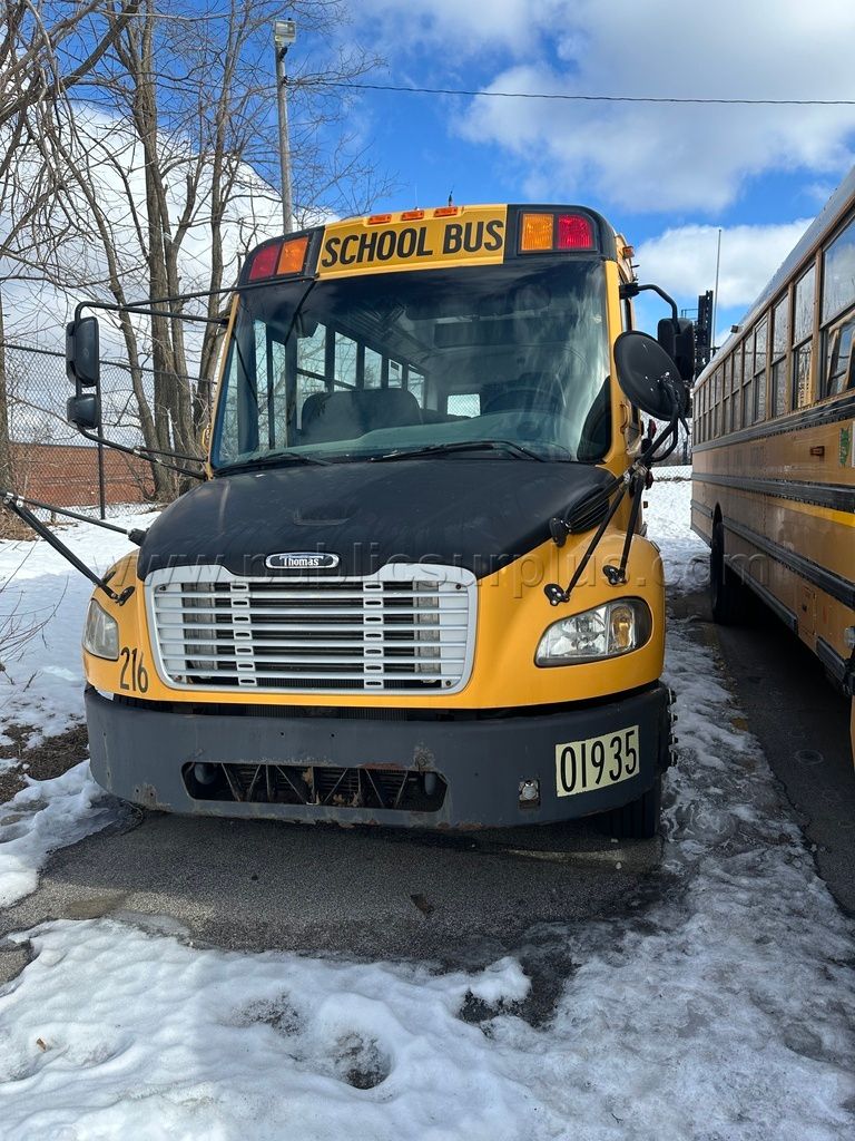 P-2009 Thomas freightliner 36 passenger school bus   # 216 — photo 1
