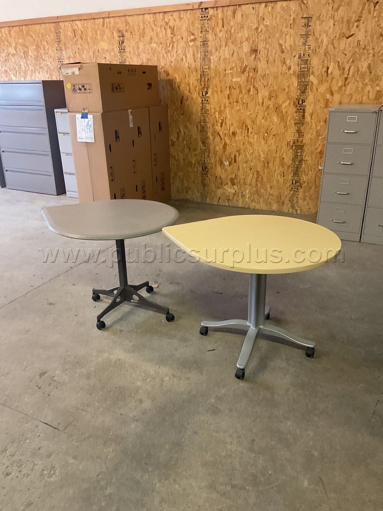 2-Rolling Tear Drop Tables Lot # 4861 — photo 1