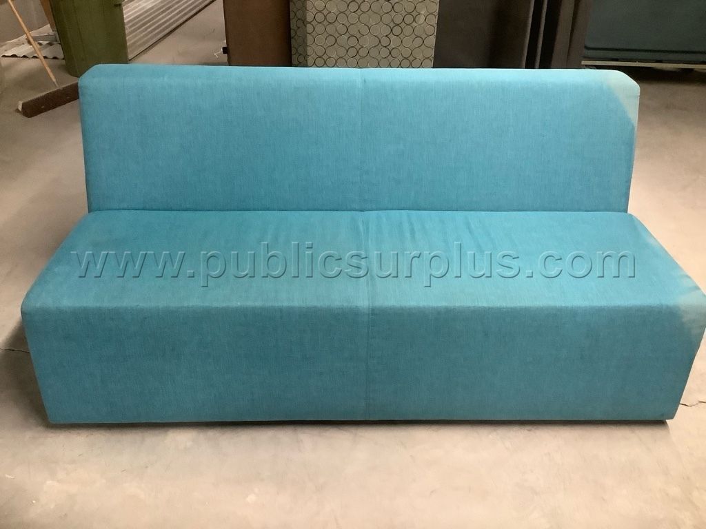 7934 - Couch — photo 1