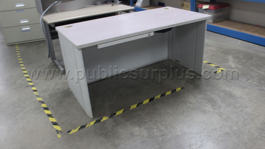 1 Drawer Metal Desk 5' x 30" — photo 1