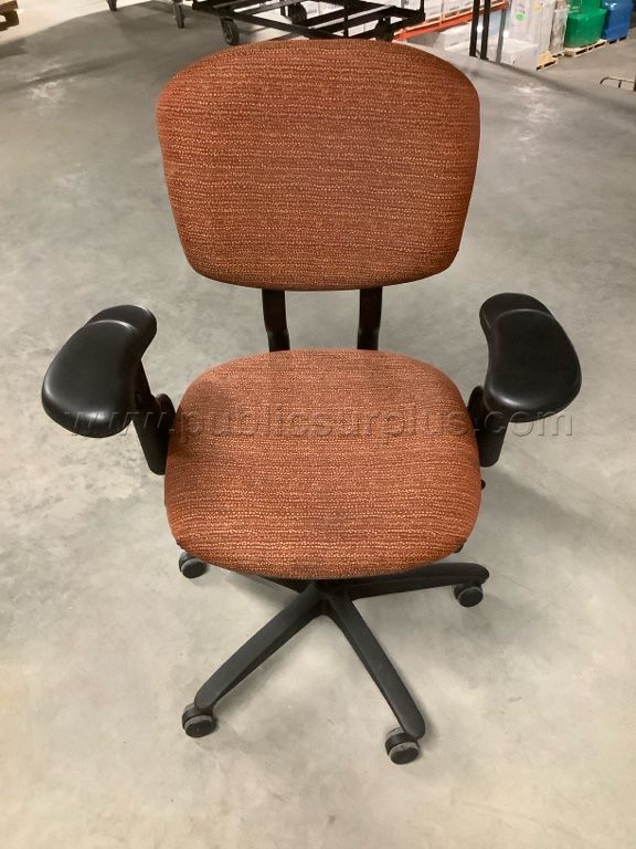 7935 - Office Chair — photo 1