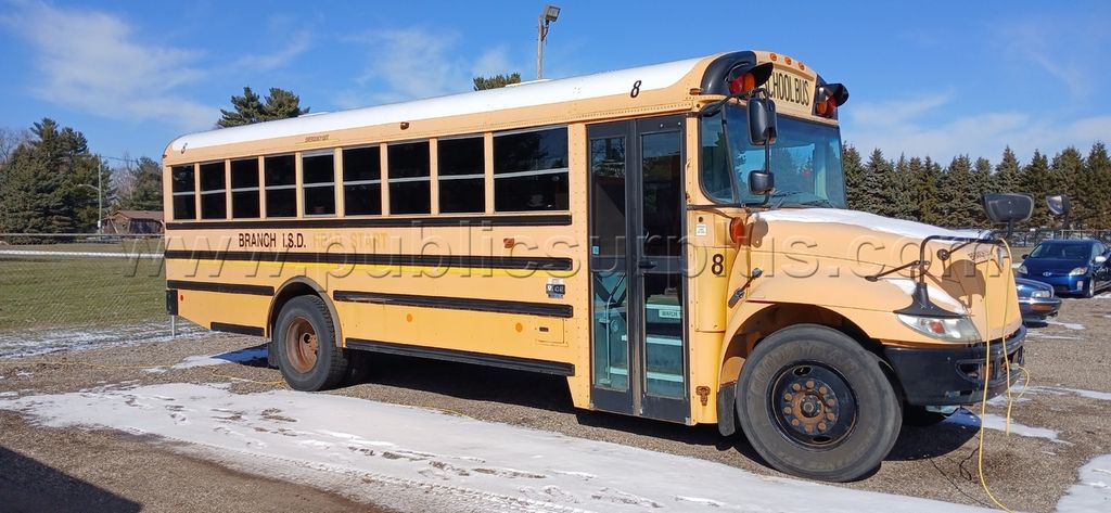 2011 International School Bus — photo 1