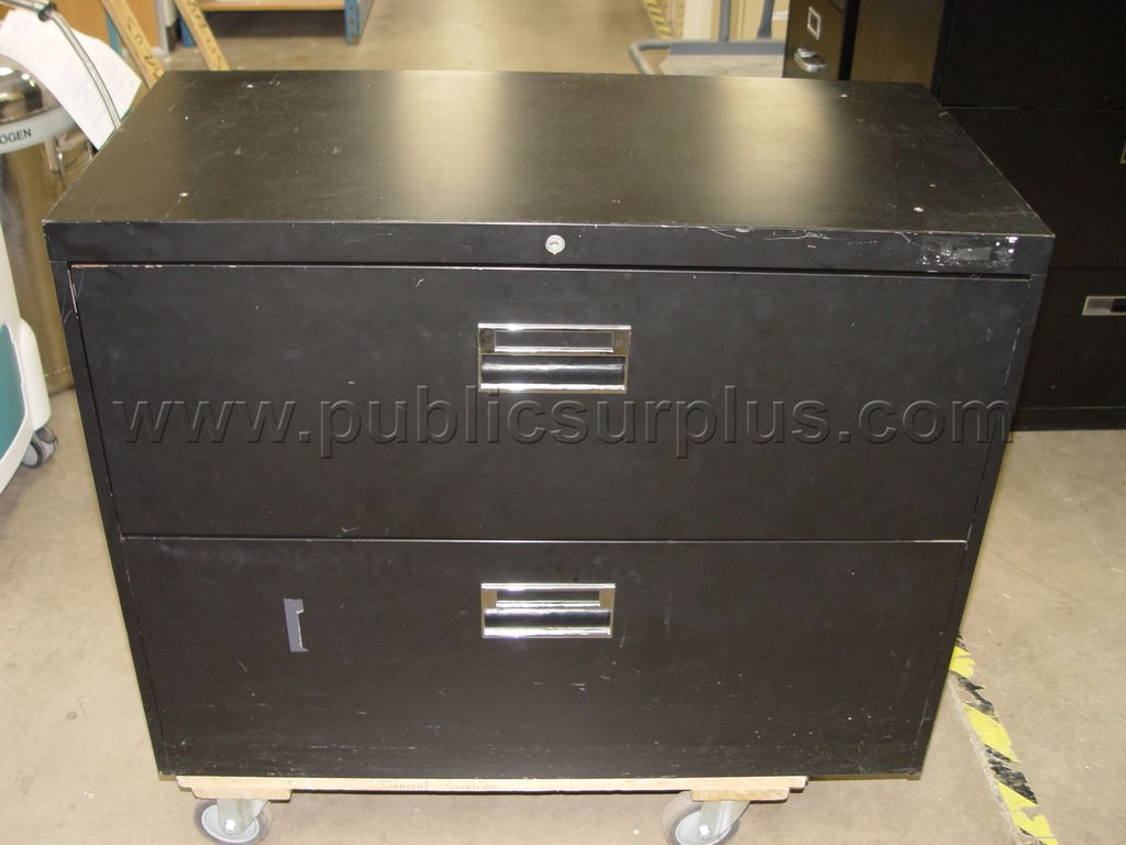 2 Drawer File Cabinet 3' x 18" x 28" — photo 1