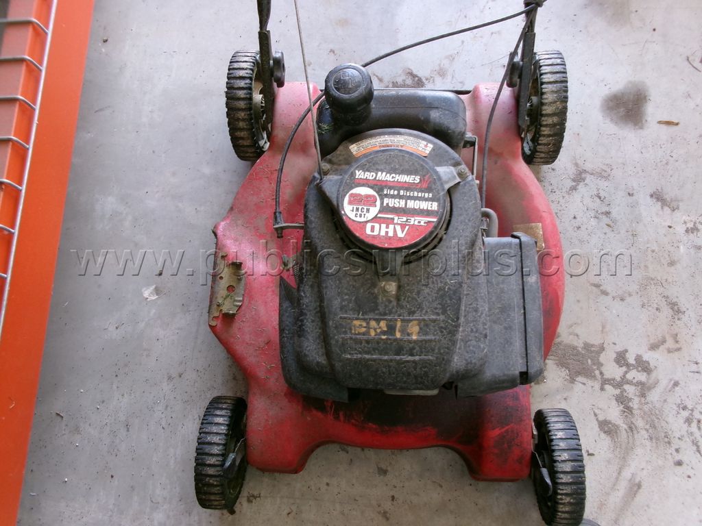 Lawn mower — photo 1