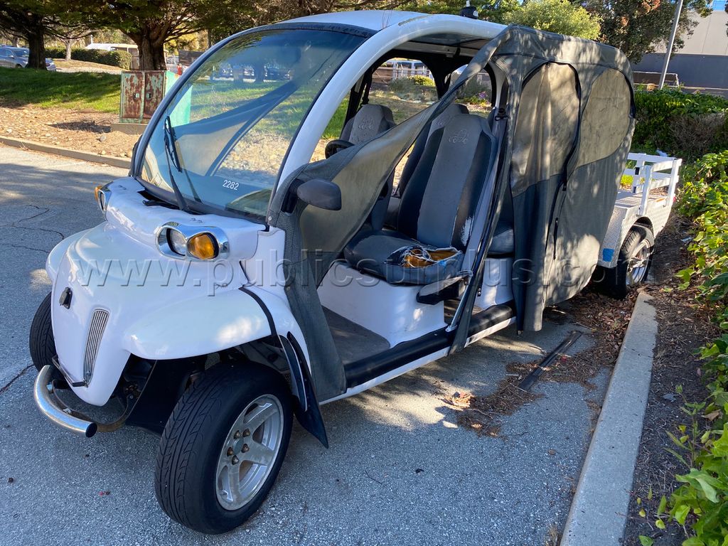 2010 GEM model E6 (CA2282) — photo 1