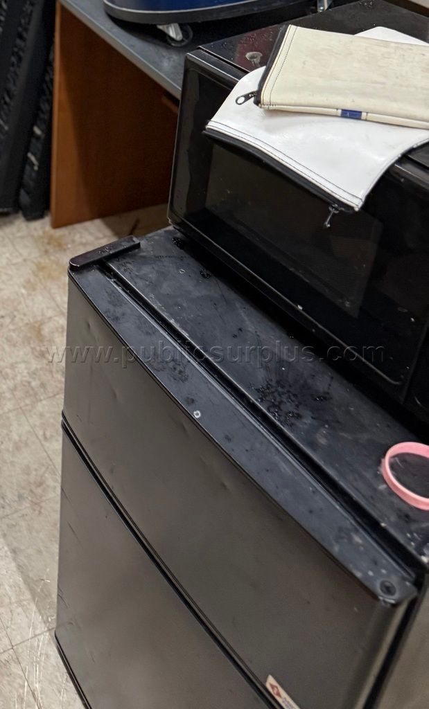 fridge and microwave combo lot — photo 1