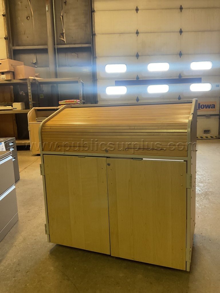 Rolling Rolltop Lectern Lot # 4864 — photo 1