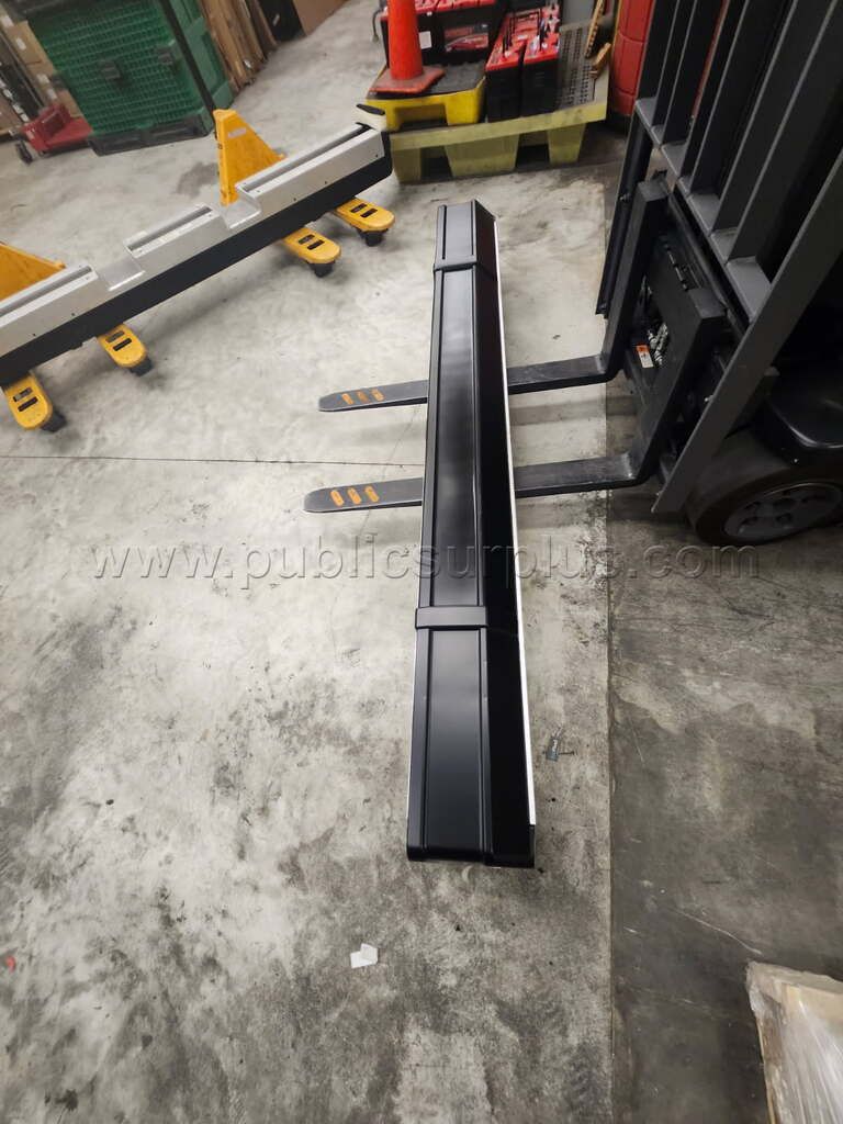 New Flyer Rear Bumper — photo 1