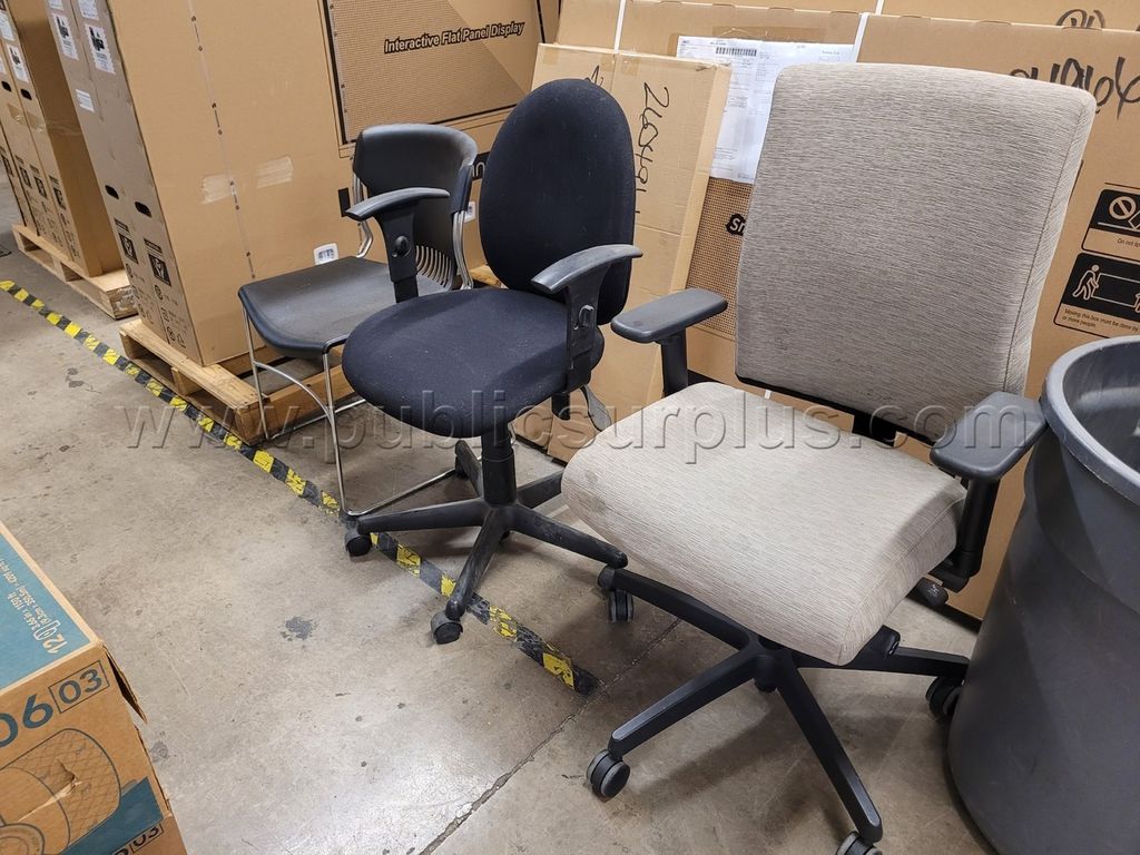 5 OFFICE CHAIRS — photo 1