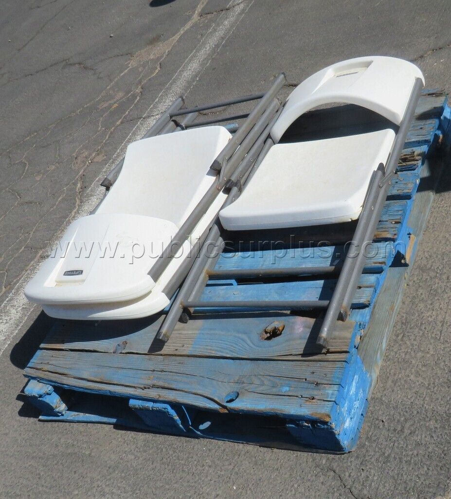 Lot of 4 Folding Chairs — photo 1