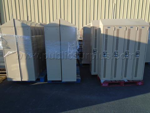TOTAL 17 BEIGE METAL LOCKERS