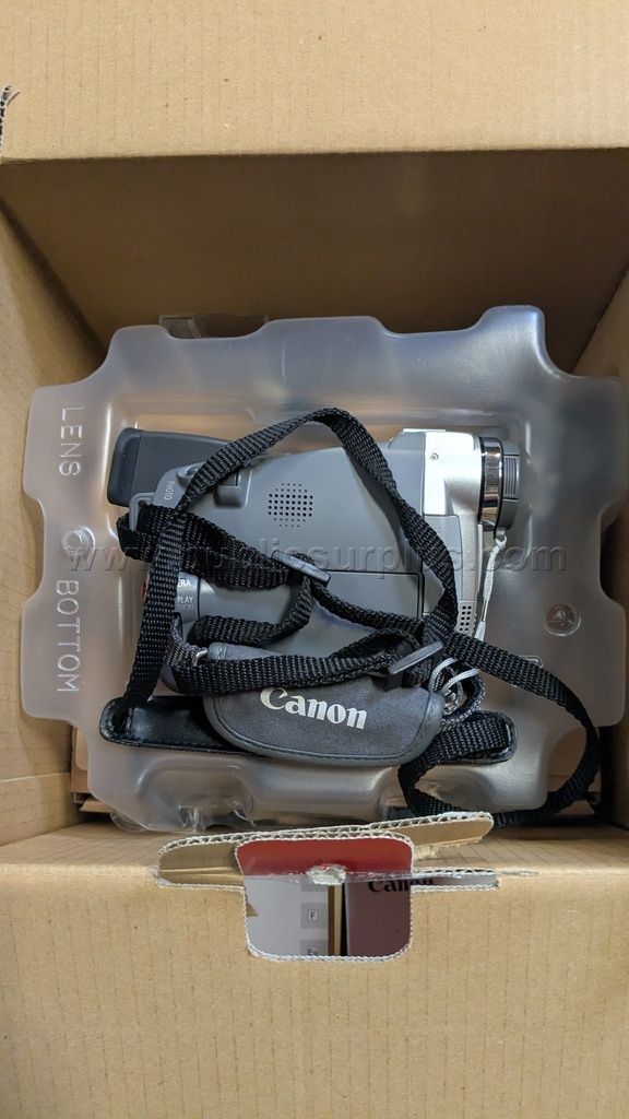 Canon Digital Video Camcorder (#2028) — photo 1