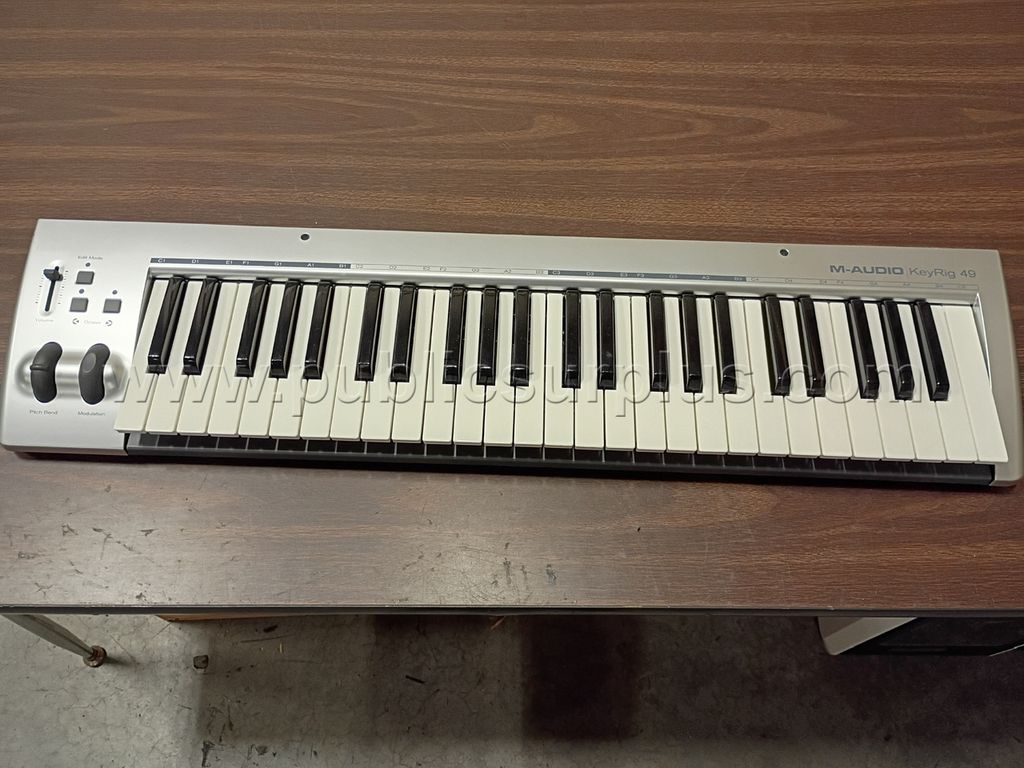M-AUDIO MIDI KEYBOARD — photo 1