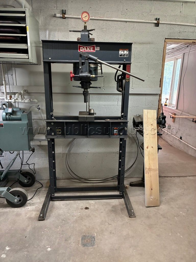 Hydraulic Press — photo 1