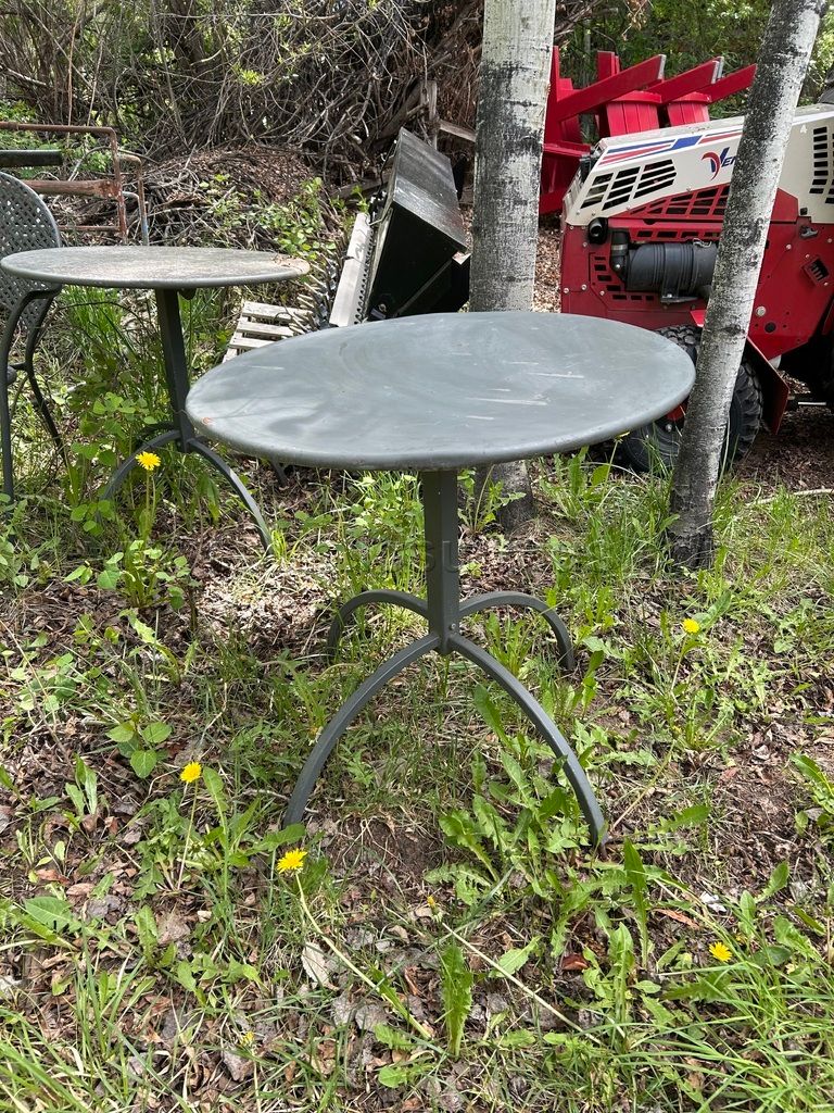 Tables — photo 1
