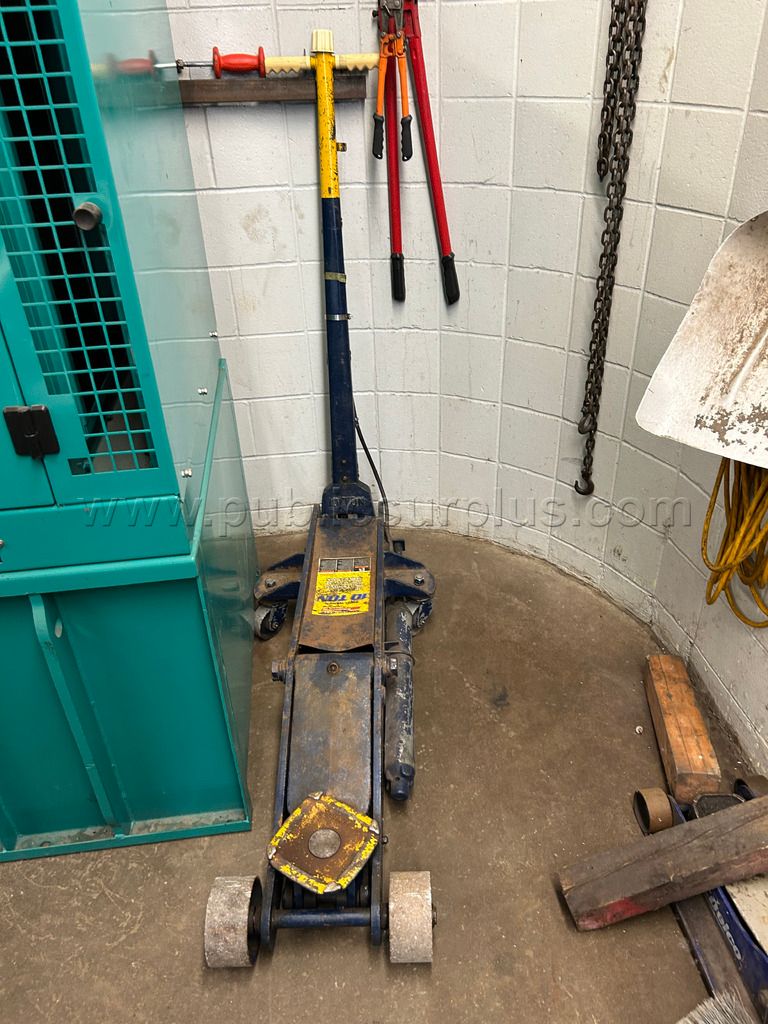 10-ton Marquette heavy-duty professional air/manual service jack — photo 1