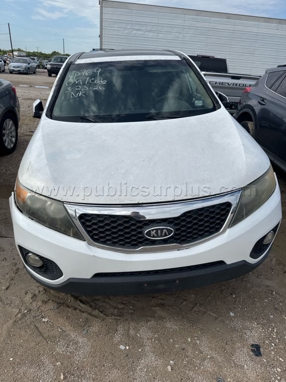 2026000769 2011 KIA SORENTO WHI 5XYKUDA20BG025630 - photo 1
