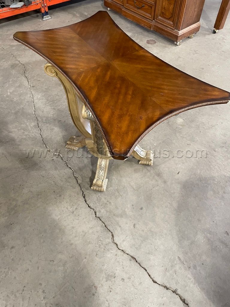 Wooden table — photo 1