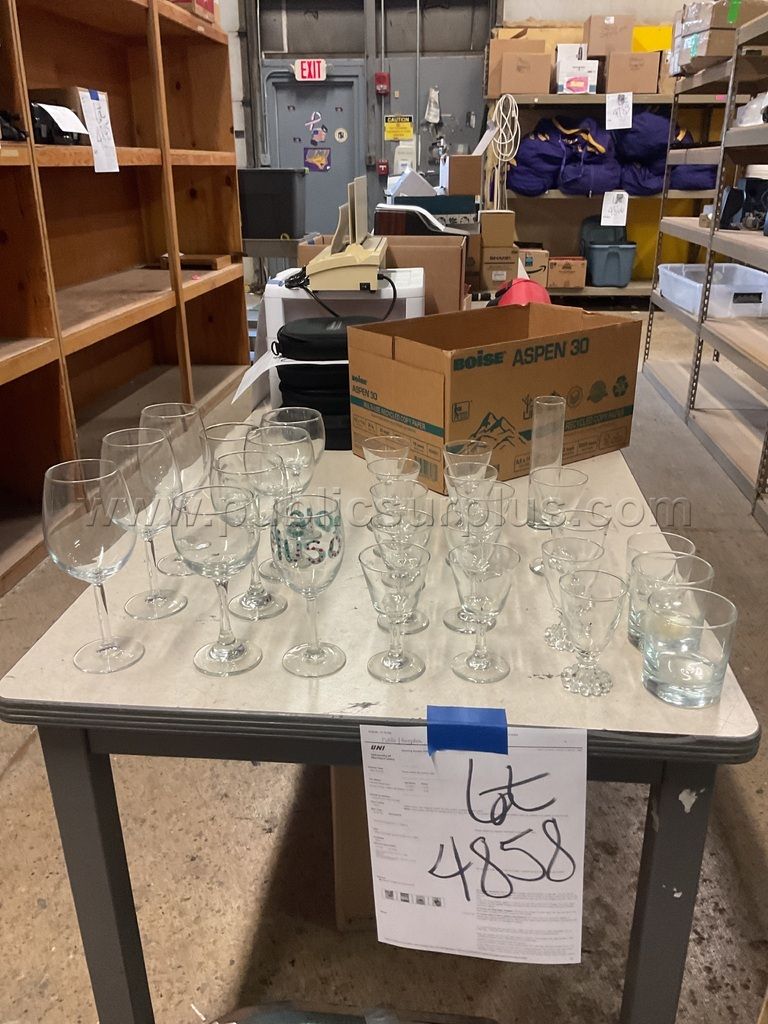 Miscellaneous Glass Ware Lot # 4870 — photo 1