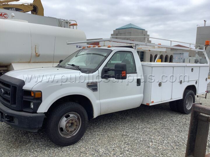 2008 Ford F350 — photo 1