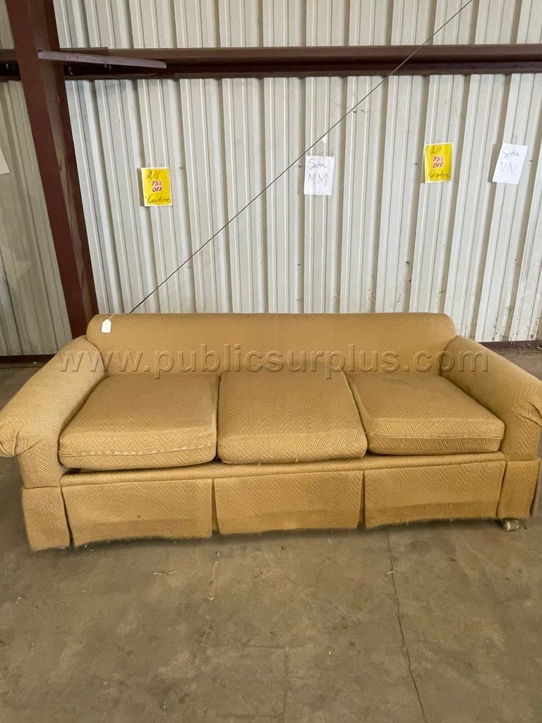 Beige sofa — photo 1