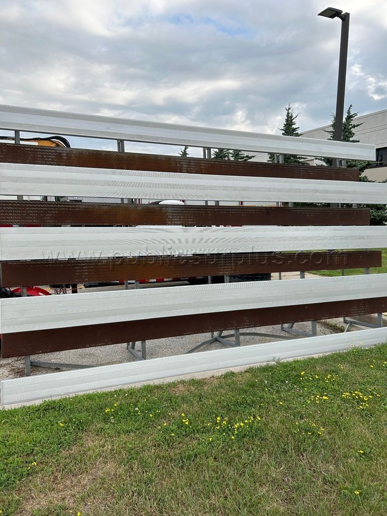 Bleachers (A) — photo 1