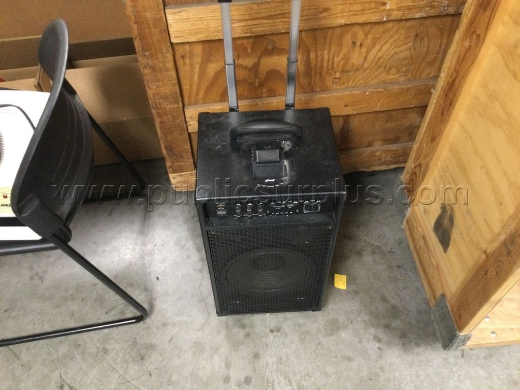 ONE PYLE PORTABLE SPEAKER - SOLD AS IS - 651 — photo 1