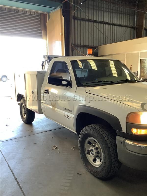 2007 GMC 3500 — photo 1