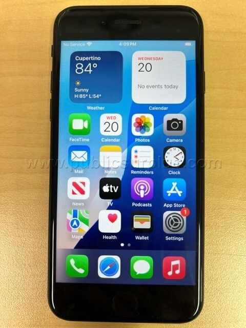 iPhone SE - 64 GB — photo 1