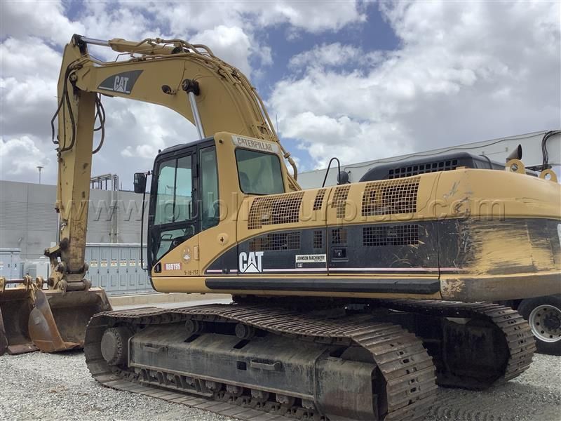 CAT MD330 Excavator — photo 1