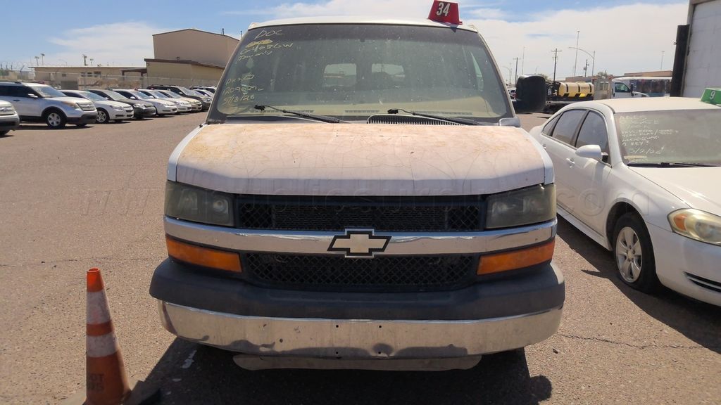 ADOC - G468GW - 2014 CHEVROLET EXPRESS VAN **TOW ONLY** — photo 1