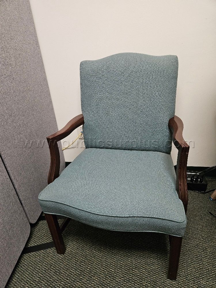 Green Chair — photo 1
