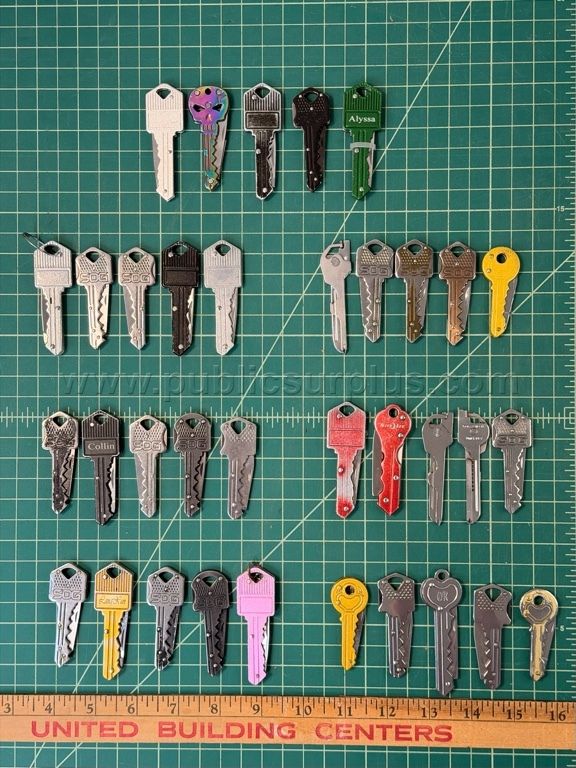 Key Knife - QTY 35 - Shipping $12.00 — photo 1