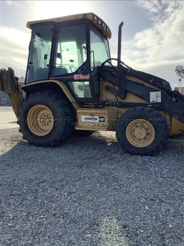BACKHOE LOADER-04 CATERPILLAR 430D — photo 1