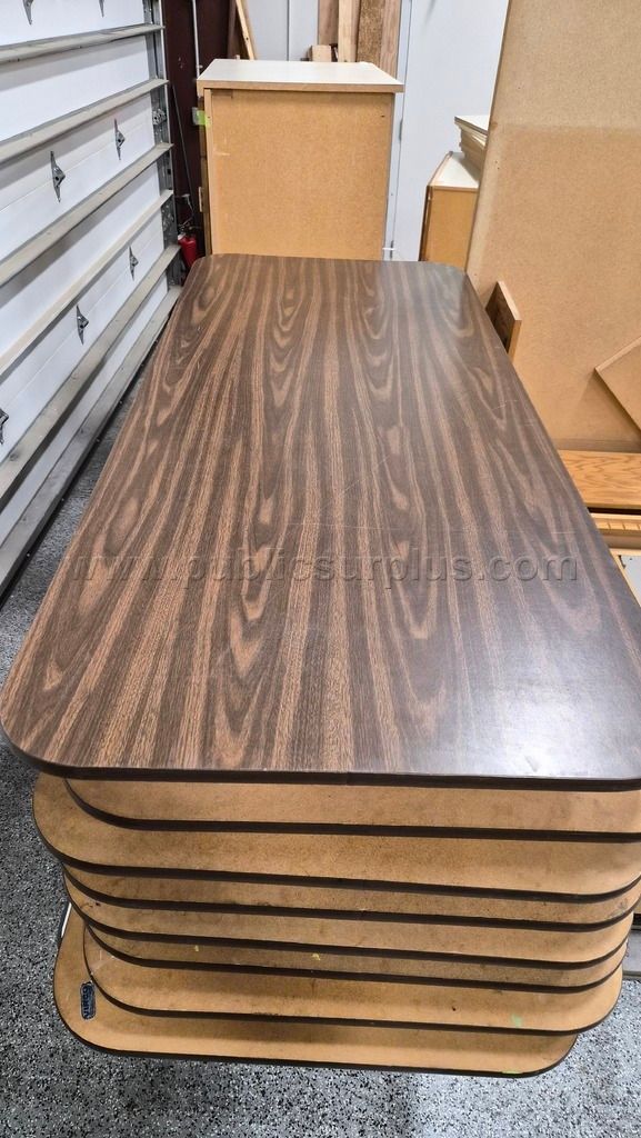 Tables — photo 1
