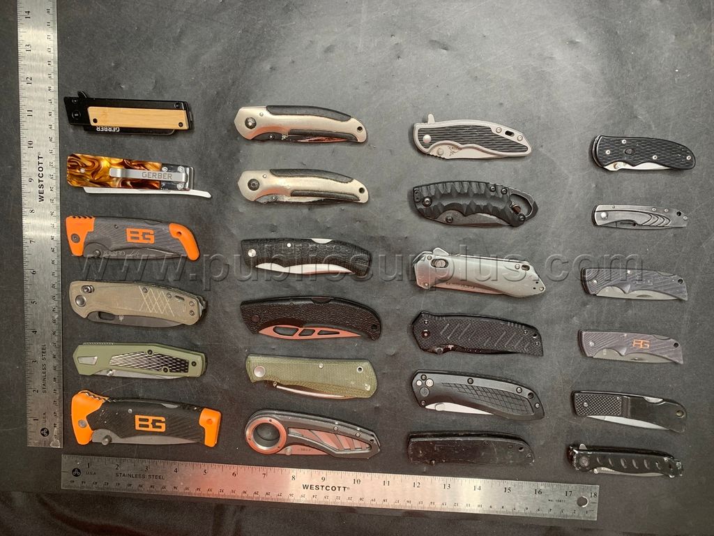 Gerber Knives - Shipping $14.99 /KK — photo 1