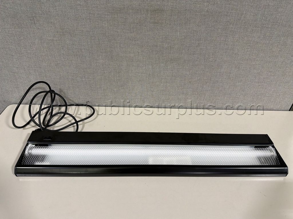BLACK METAL LAMP — photo 1